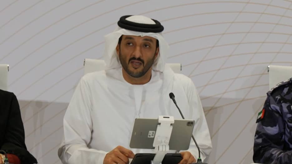 وزير الاقتصاد الإماراتي يطمئن السكان بشأن الأمن الغذائي.. شاهد ما قاله