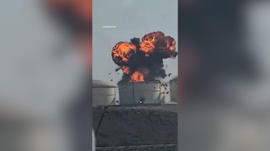 طائرة مسيرة تصيب منشأة نفطية في ميناء صلالة بسلطنة عمان