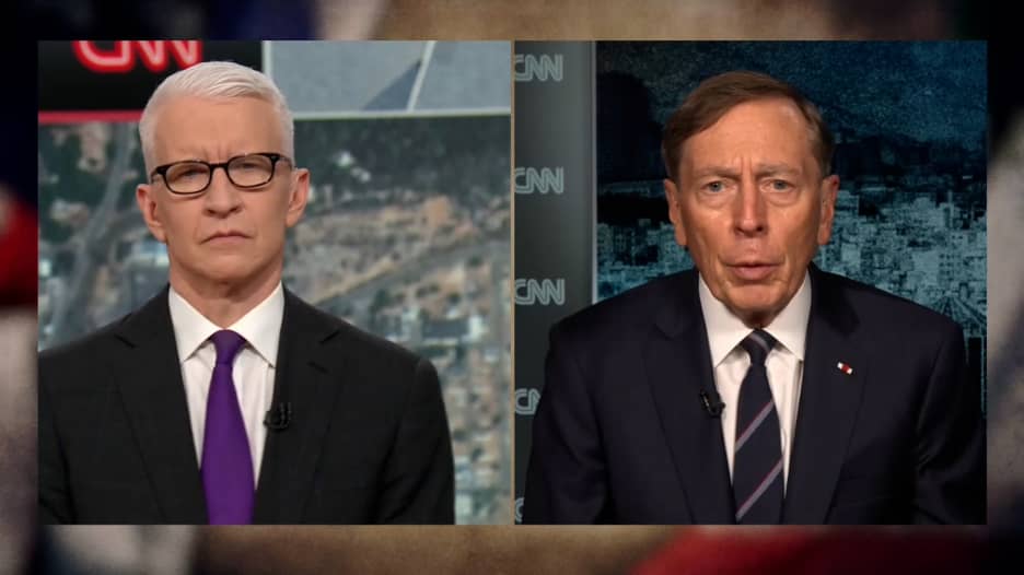 بتريوس لـCNN: الإمارات أحسنت بالتصدي للمسيّرات الإيرانية.. وتمتلك نظام حرب إلكترونية أثبت فعاليته العالية