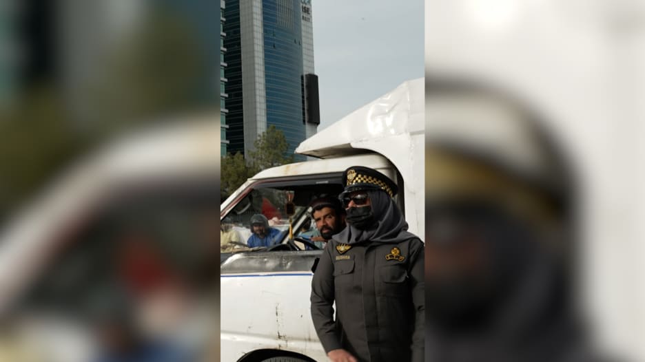 مراسل CNN ينقل استعدادات باكستان لاستضافة محادثات وقف إطلاق النار بين الولايات المتحدة وإيران