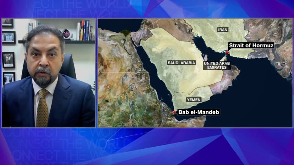 إيران تهدد الملاحة في البحر الأحمر إذا استمر الحصار الأمريكي.. ما خطورة ذلك؟