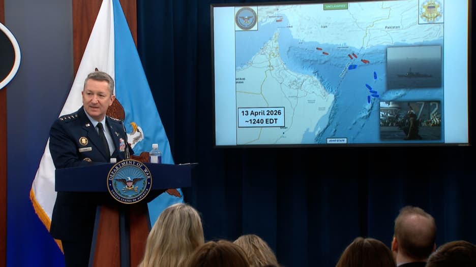 رئيس هيئة الأركان المشتركة الجنرال كين يوضح كيف بدأ الحصار الأمريكي على إيران