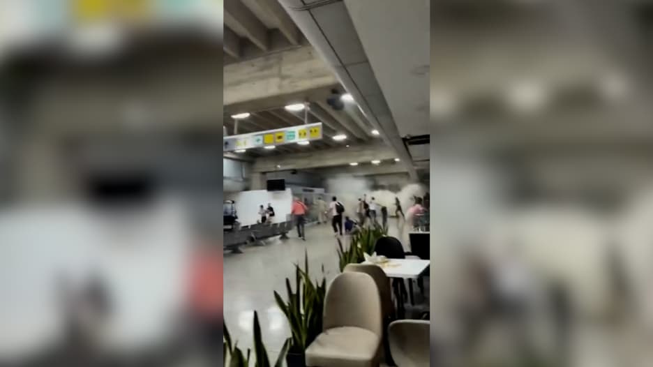 شاهد عيان يوثق لحظة وقوع الزلزال العنيف في مطار بفنزويلا