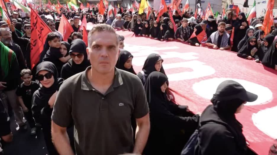 “لحظة تاريخية” في طهران.. وحشود غفيرة تخرج لشوارع إيران تتوعد لأمريكا وإسرائيل