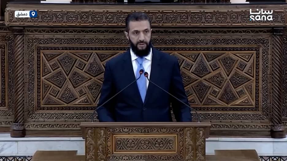 لماذا اختار أحمد الشرع ثلث أعضاء البرلمان الجديد بنفسه؟.. مسؤولون يكشفون السبب