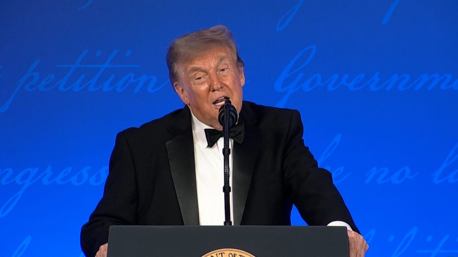 ترامب: إيران فقدت قواتها البحرية والجوية وتريد إبرام اتفاق معنا