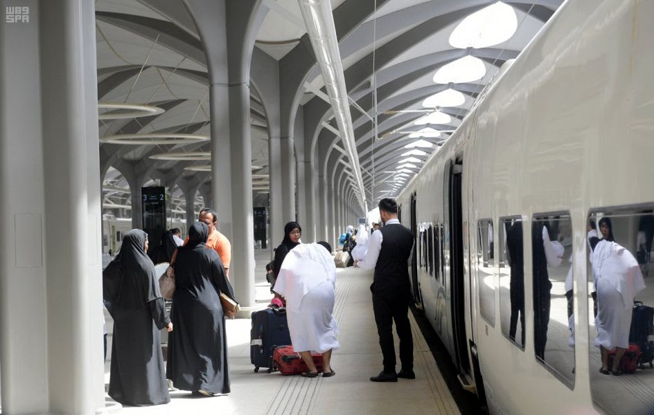 قطار الحرمين السريع بالسعودية 
