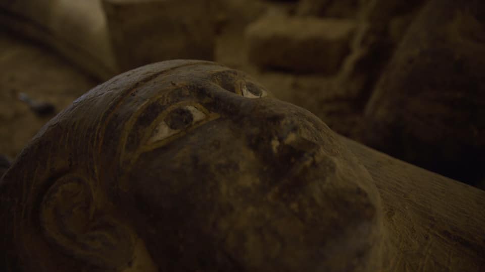 اكتشاف بئر بها توابيت مغلقة منذ 2500 عام بمنطقة سقارة بمصر