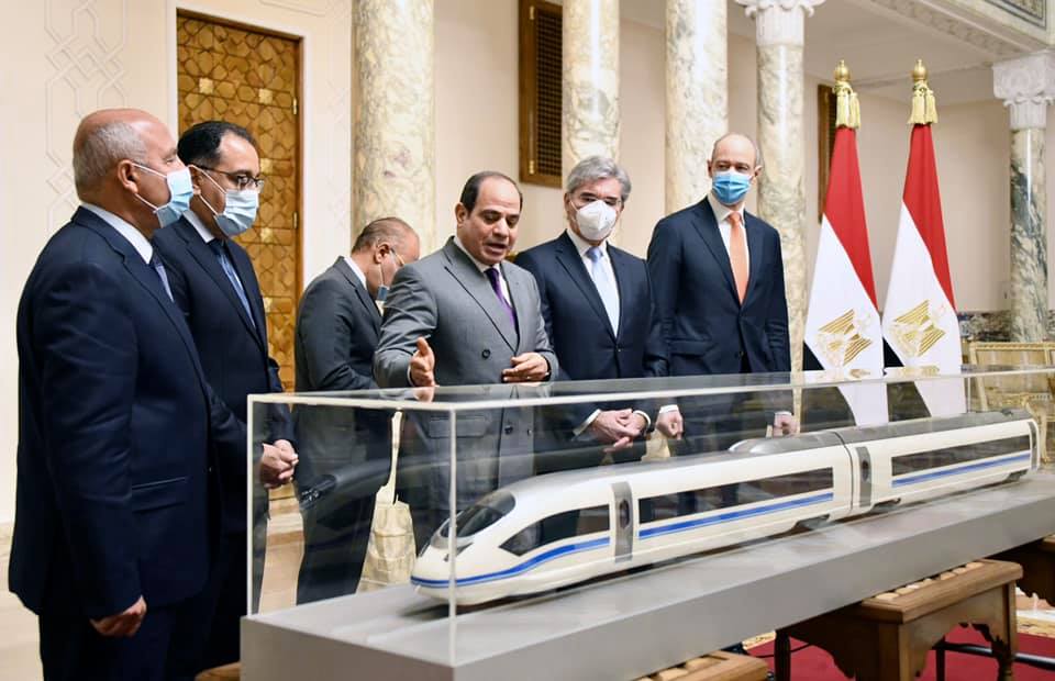مصر: تنفيذ شبكة قطار كهربائي سريع طولها ألف كيلومتر وتكلفة قدرها 360 مليار جنيه