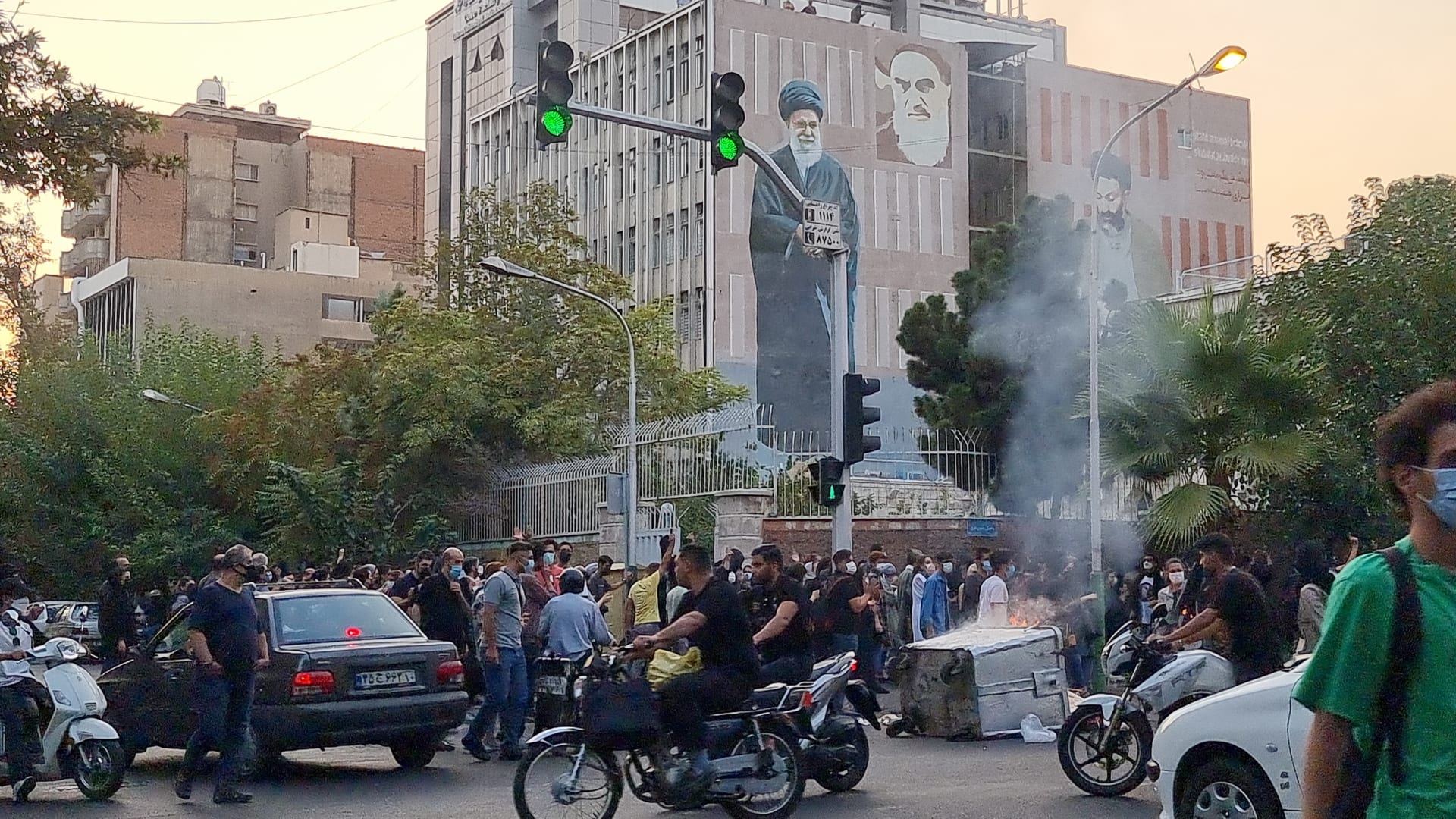 جانب من الاحتجاجات على وفاة الشابة مهسا أميني في طهران