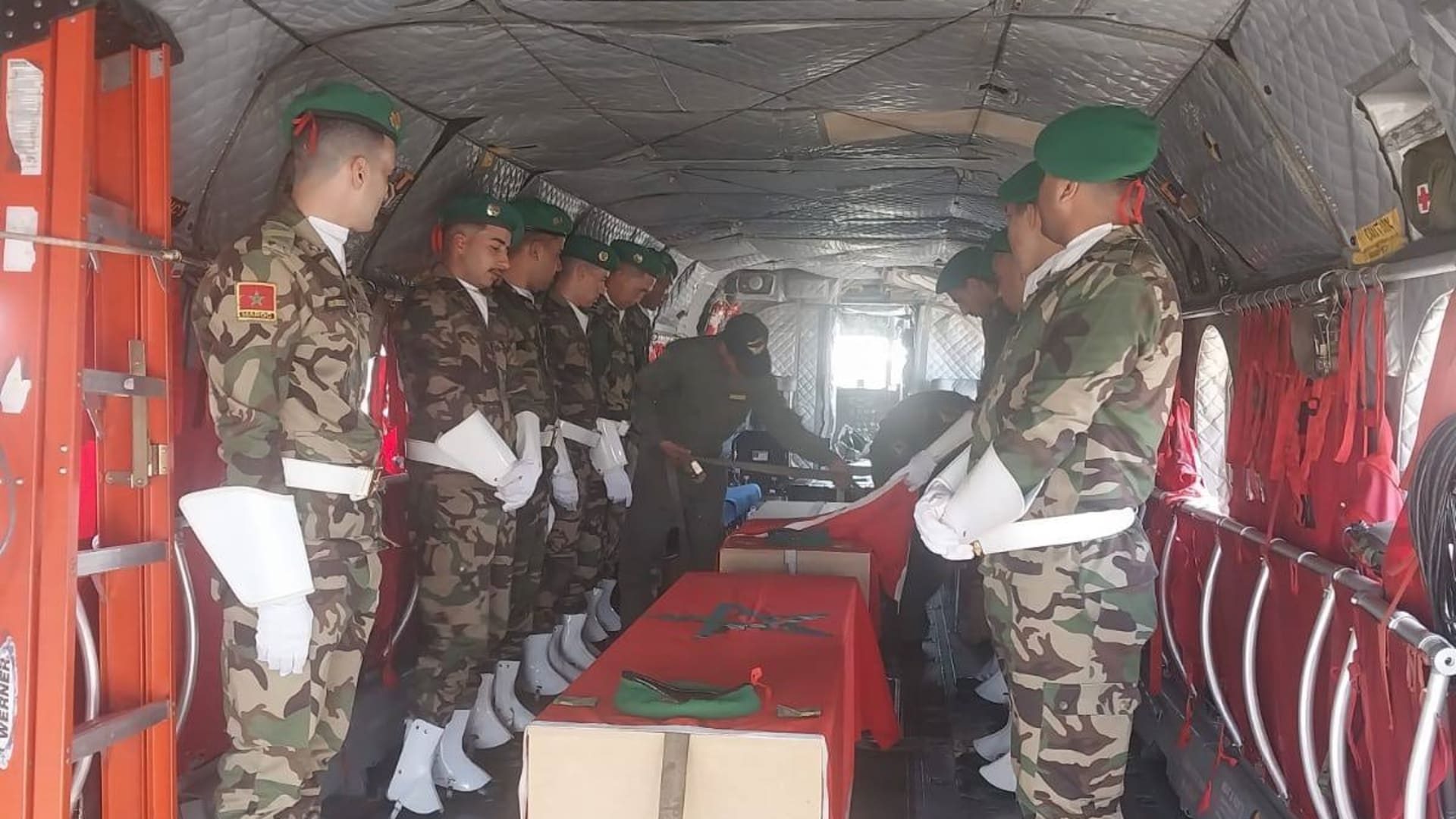 صورة منسوبة لجنديين من المغرب "قٌتلا في إسرائيل" جراء قصف إيران.. ما صحة الادعاء؟