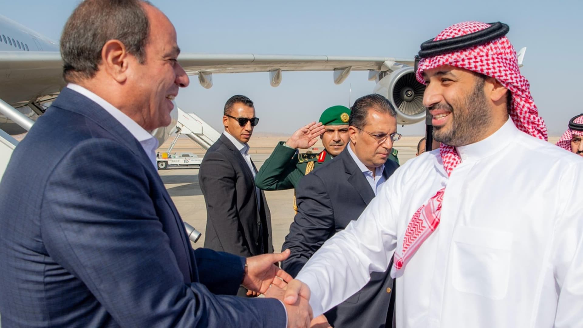 محمد بن سلمان يستقبل السيسي في نيوم.. وبيان رئاسي يوضح تفاصيل الزيارة
