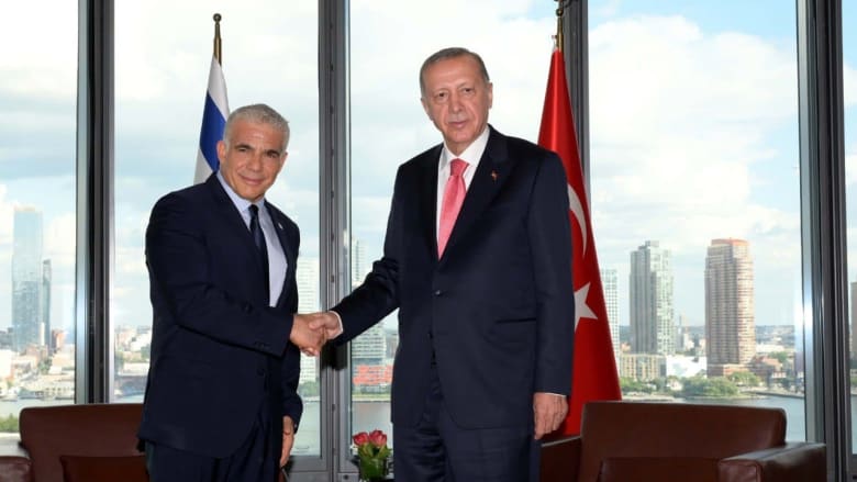 رئيس الوزراء الإسرائيلي يائير لابيد التقى الرئيس التركي طيب رجب أردوغان
