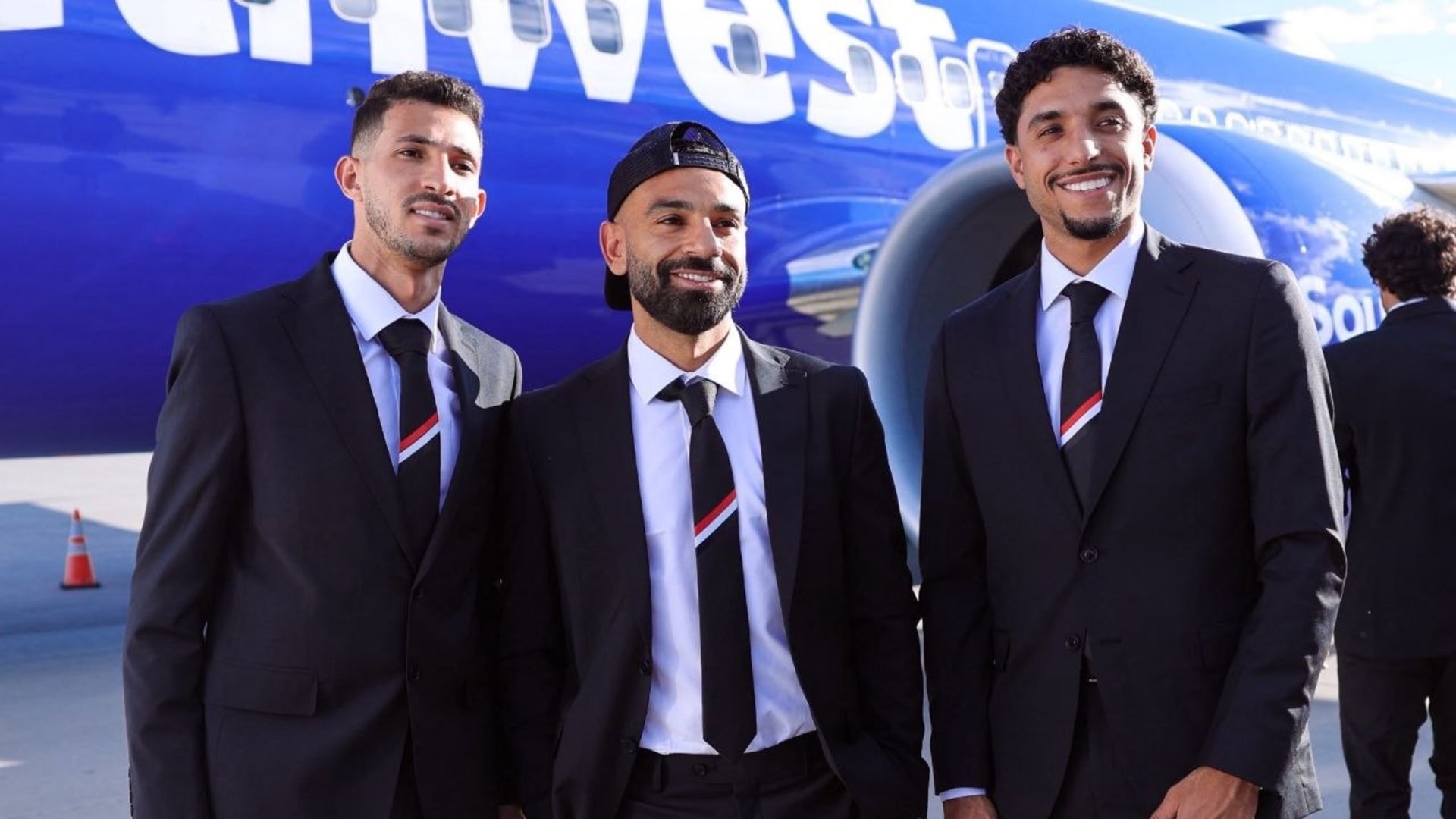 "جاهزون للمونديال".. وصول منتخب مصر إلى سبوكين لبدء المعسكر 