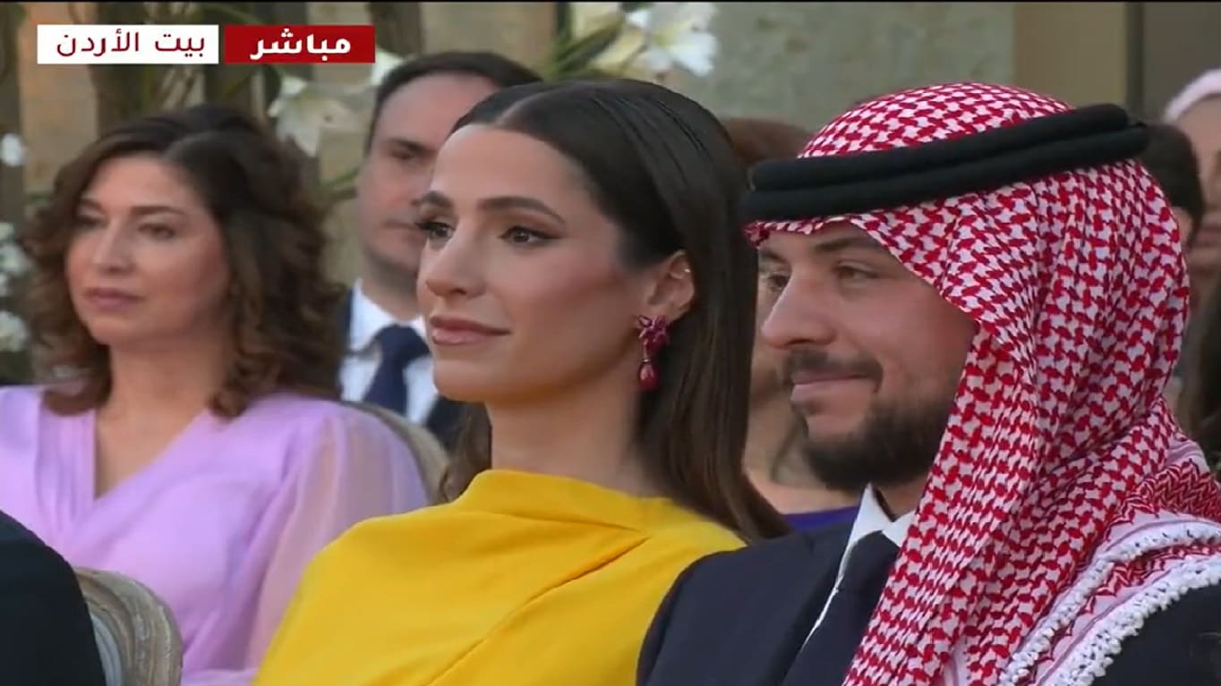 شاهد.. لحظة عقد قران الأميرة إيمان ابنة ملك الأردن