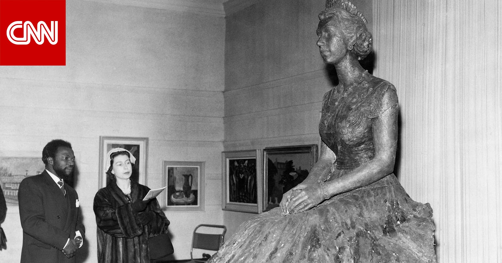 I sat for it 12 times.  What did a Nigerian sculpture of Queen Elizabeth look like?