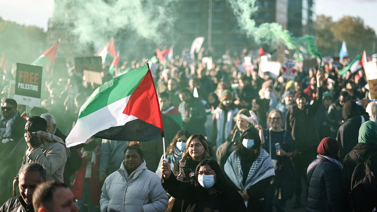 مسيرات مؤيدة للفلسطينيين في عواصم أوروبية.. و300 ألف في مسيرة لندن