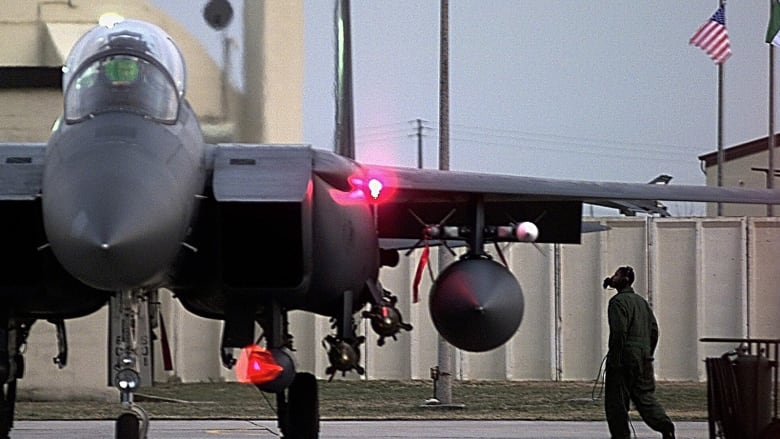 5 أمور لا نعلمها عن انقاذ طاقم الطائرة الأمريكية التي سقطت بإيران