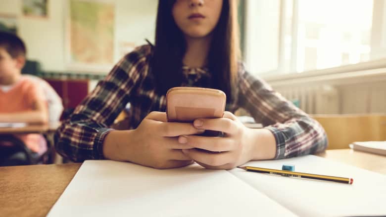لماذا تسعى أستراليا لحظر وسائل التواصل الاجتماعي على أجهزة الأطفال؟