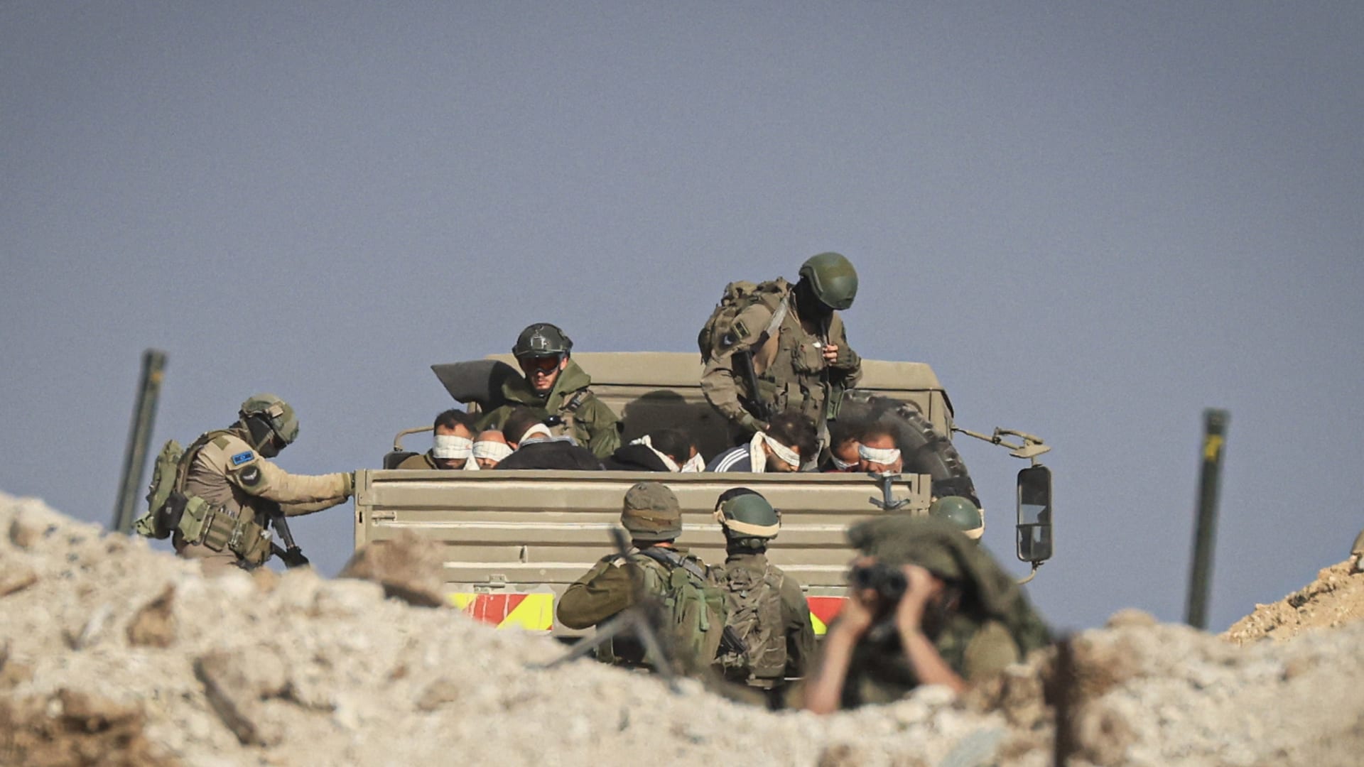 الولايات المتحدة تدعو إسرائيل لتوضيح ملابسات صور معتقلين شبه عراة في غزة 1 الولايات المتحدة تدعو إسرائيل لتوضيح ملابسات صور معتقلين شبه عراة في غزة