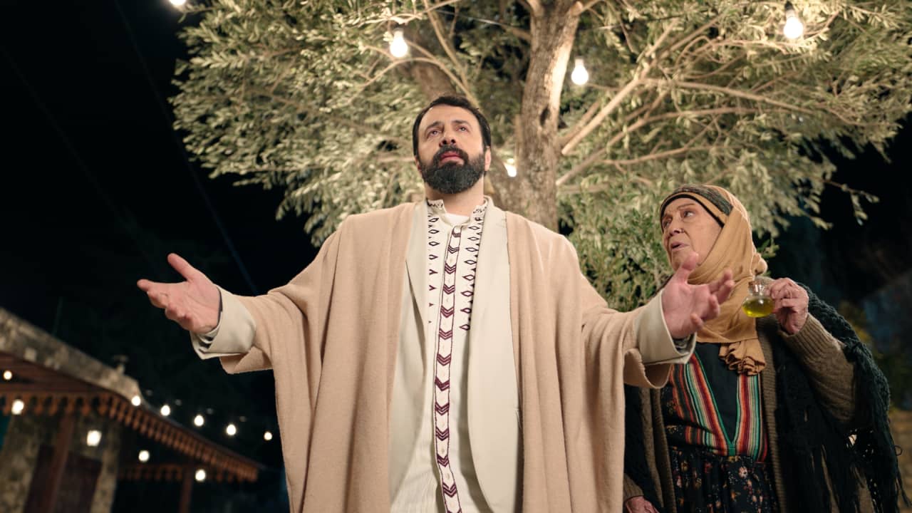 خلف عباءات "مولانا".. رحلة تصميم معقدة لشخصية تيم حسن