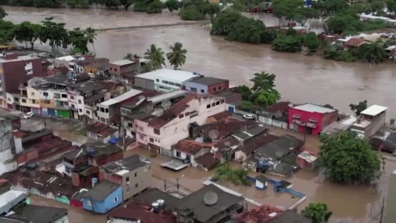 مقتل 12 شخصًا ومئات الجرحى في فيضانات هائلة بالبرازيل