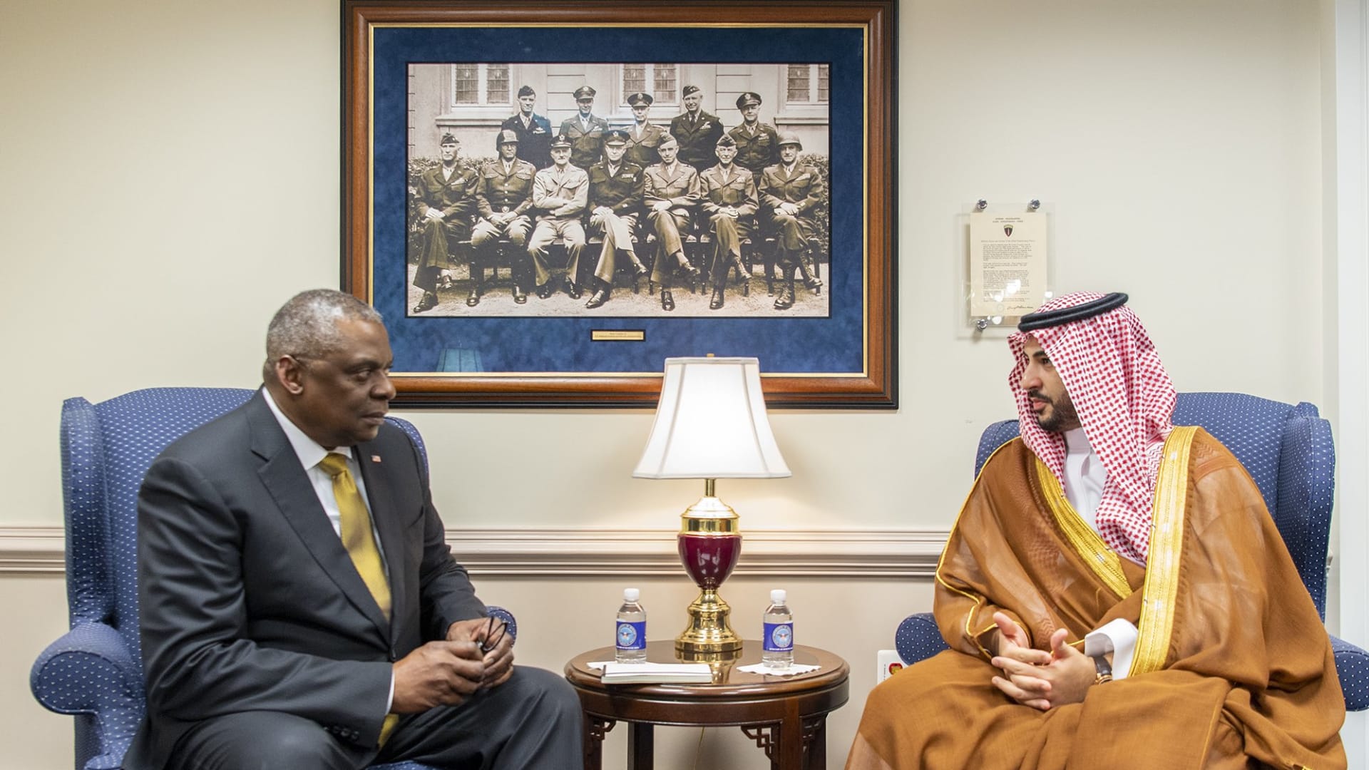 جانب من لقاء  نائب وزير الدفاع السعودي، الأمير خالد بن سلمان و وزير الدفاع الأمريكي لويد أوستن