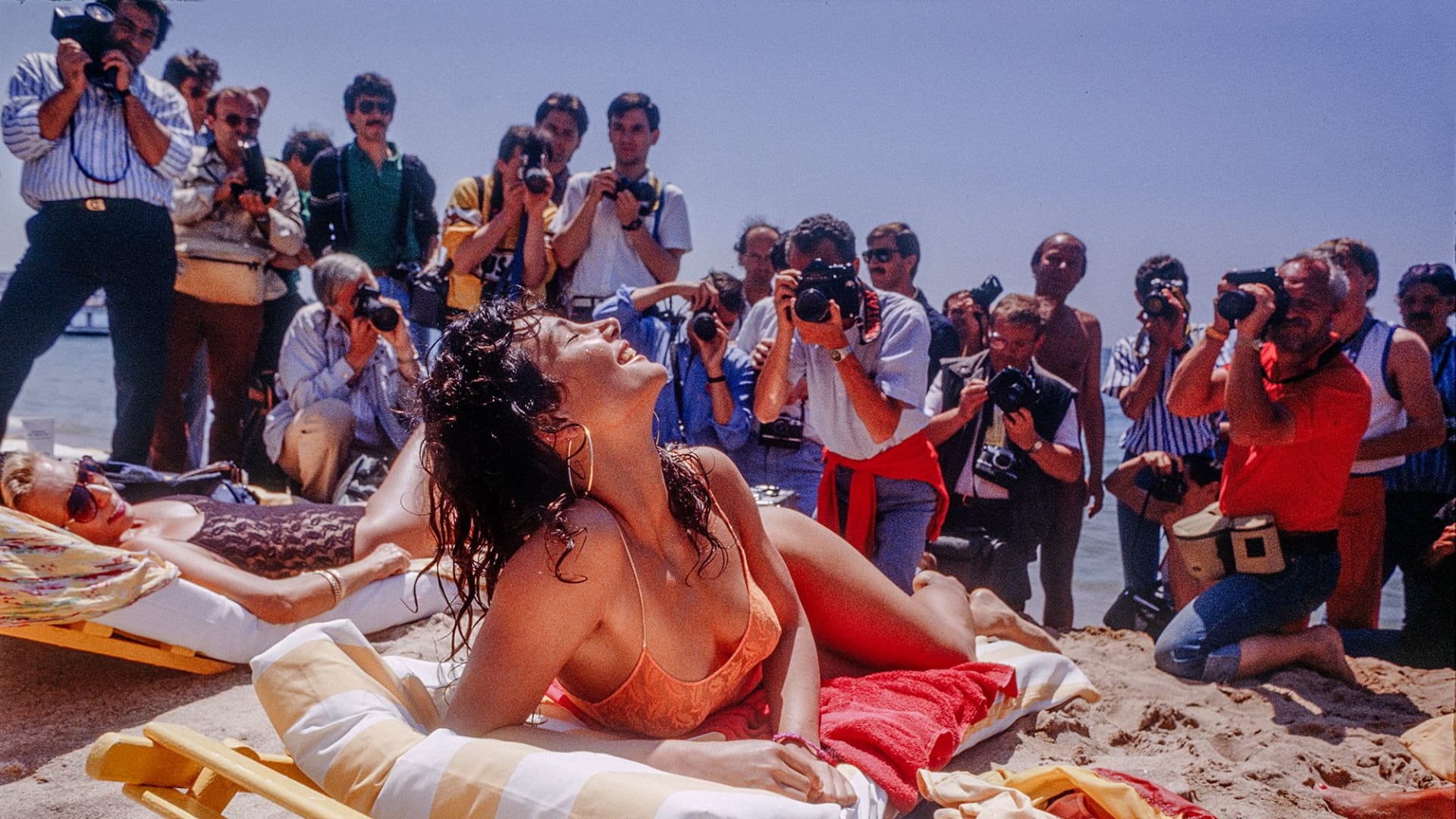 لقطة لمحمد بن سلمان سيتذكرها السوريون طويلاً وانطلاقة غير تقليدية لمهرجان كان.. الأبرز في أسبوع