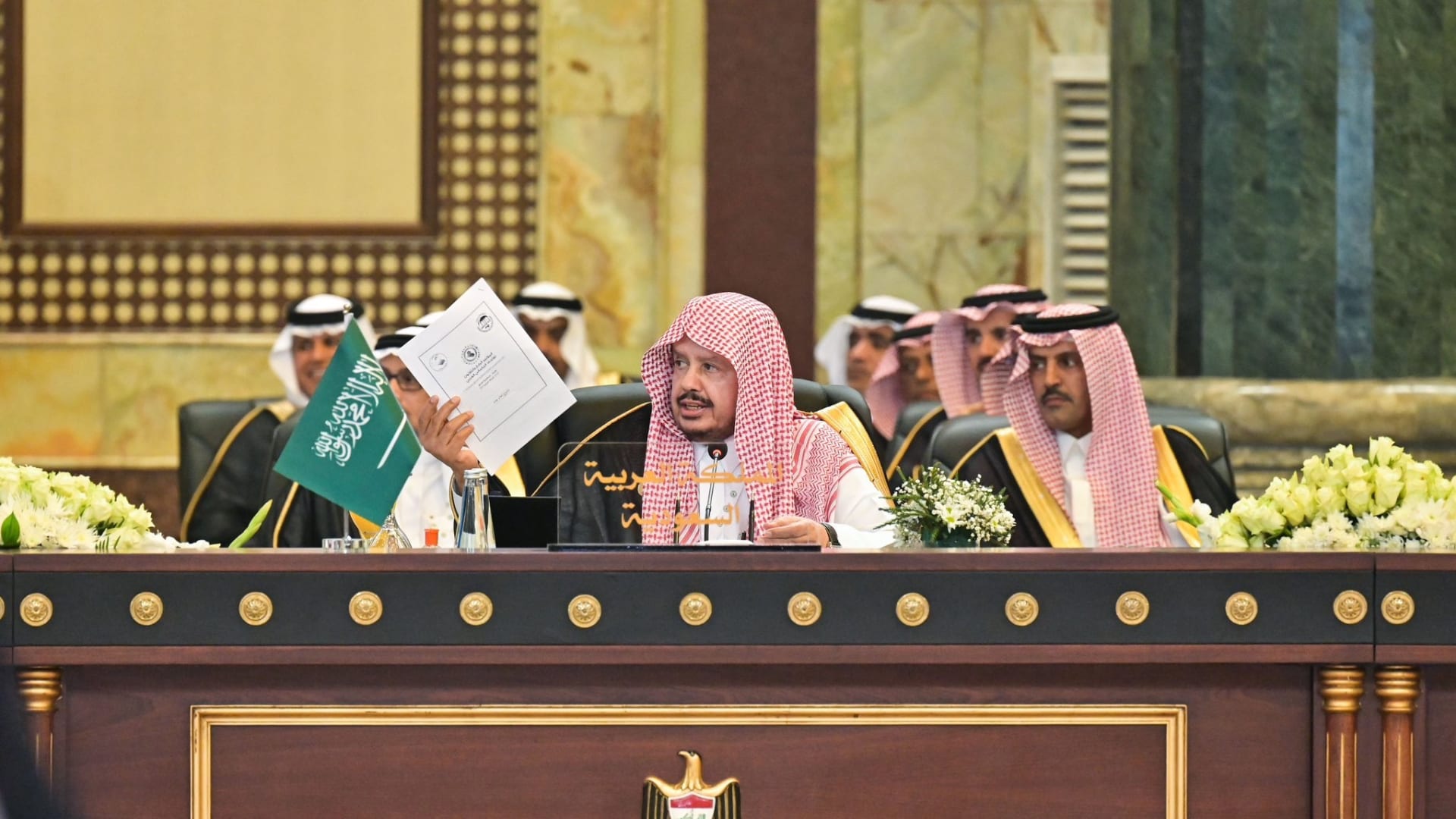 "المقصود مكة" وليس العراق.. رئيس مجلس الشوري السعودي يثير تفاعلا بتفسيره آية قرآنية