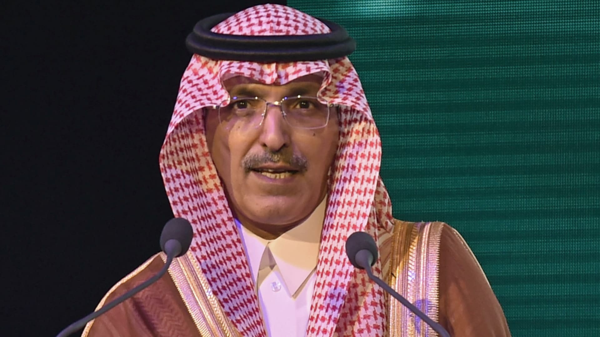وزير المالية السعودي: أوبك أثبتت موثوقيتها ونقص الوقود مدفوع بنقص القدرة على التكرير