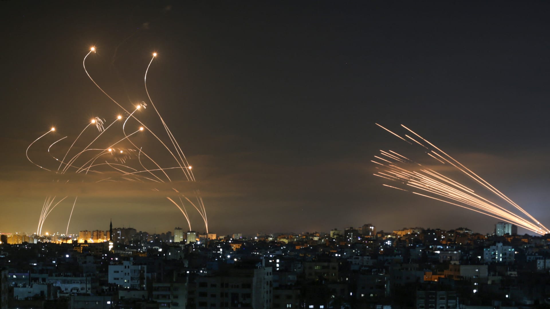 صورة أرشيفية لاعتراض الجيش الإسرائيلي لصواريخ أطلقت من قطاع غزة