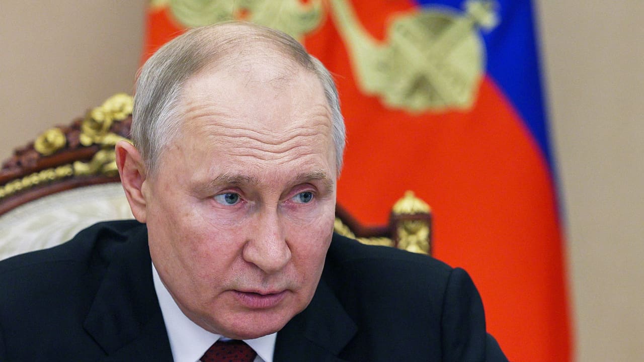 بوتين يجيب على سؤال "من الأفضل للتعامل مع روسيا بايدن أم ترامب؟"