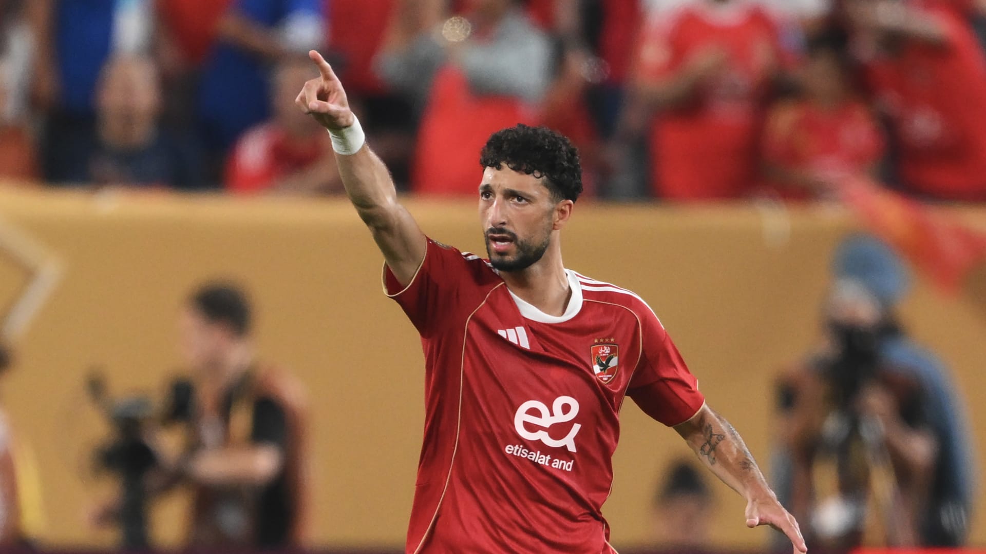 مصر.. هل سيسمح الأهلي برحيل وسام أبو علي عن الفريق؟