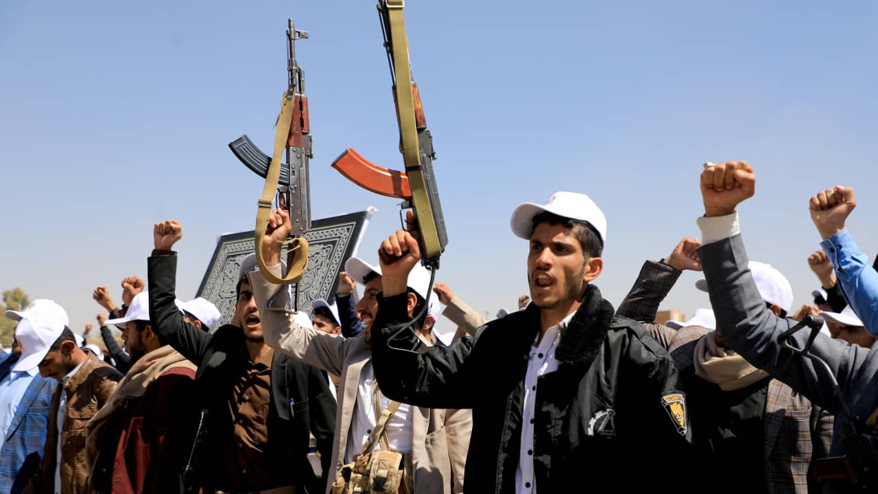 الجيش الأمريكي يعلن تدمير 3 مسيرات و5 زوارق للحوثيين في اليمن