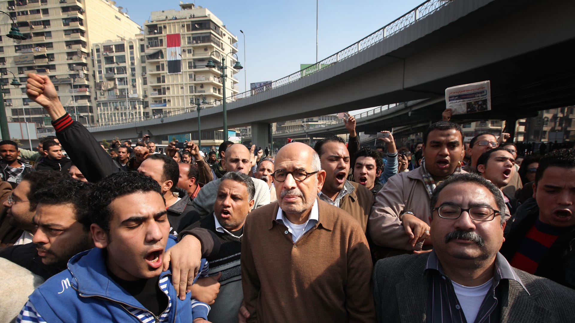 نائب الرئيس المصري السابق محمد البرادعي خلال مظاهرات 28 يناير 2011