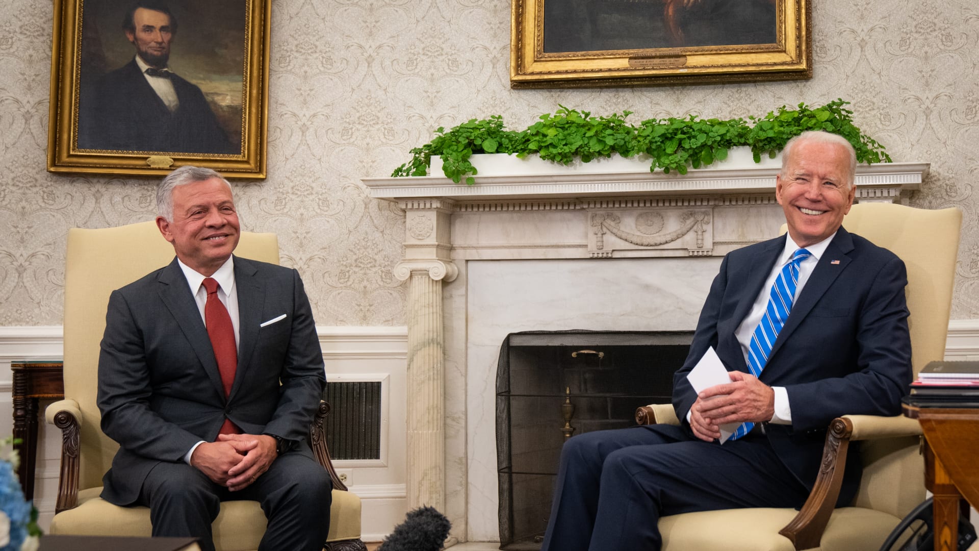 لقاء سابق بين الرئيس الأمريكي جو بايدن و العاهل الأردني الملك عبدالله الثاني في البيت الأبيض 