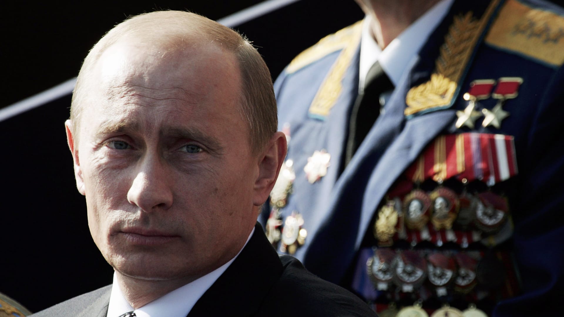 روسيا خارج نظام "سويفت".. ما خيارات بوتين؟