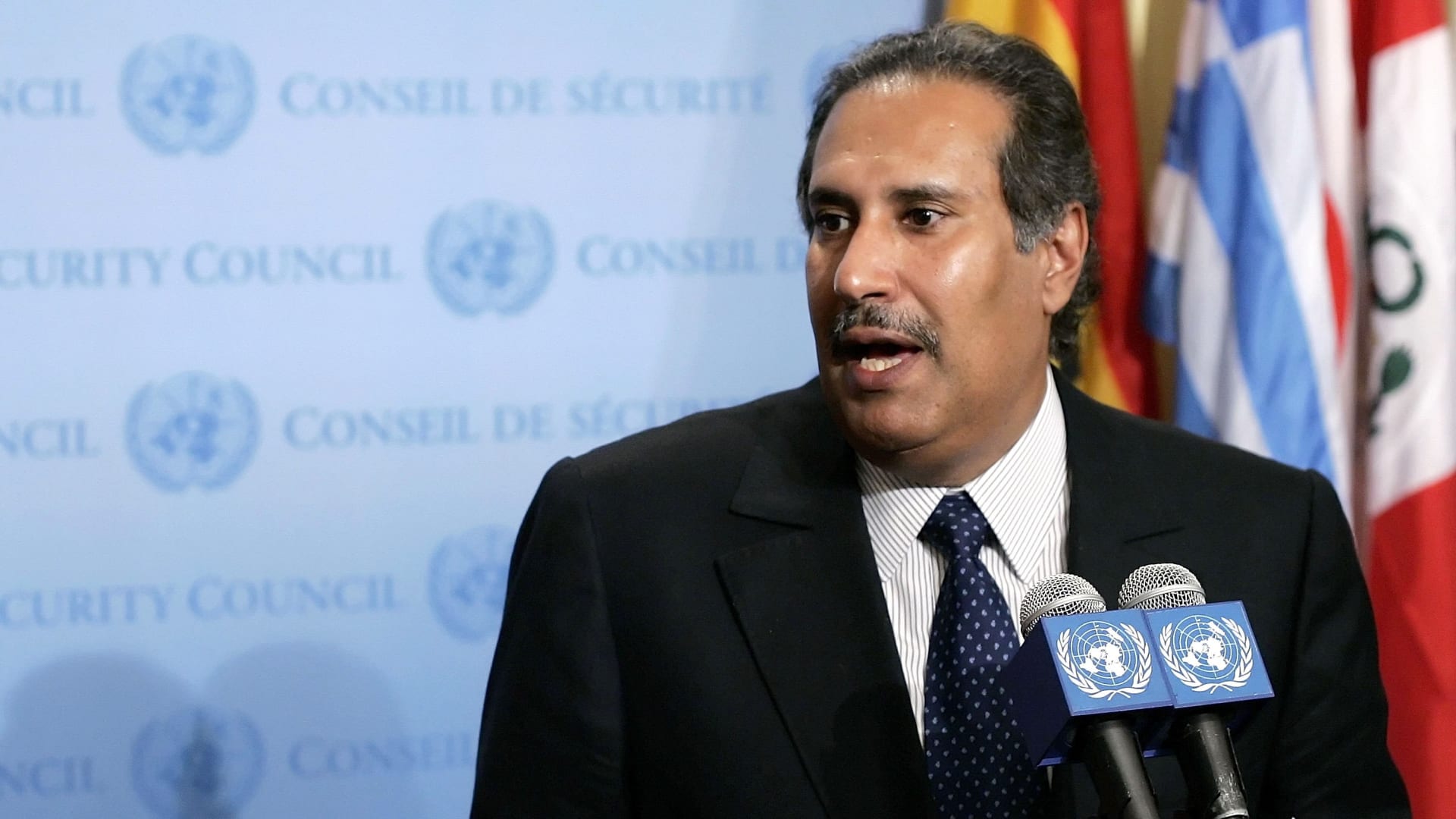 "مهم وله أسباب منطقية".. حمد بن جاسم يعلق على قرار ترامب بانسحاب أمريكا من منظمات دولية