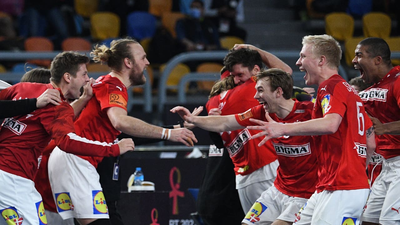 الدنمارك تتوج بكأس العالم لكرة اليد للمرة الثانية على التوالي في نهائي إسكندنافي