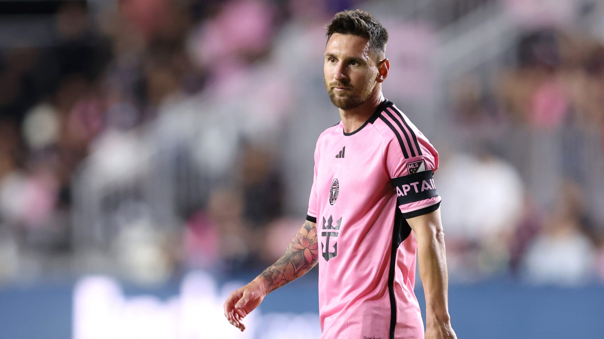 هل ارتبط غياب ميسي عن مباراة ودية في هونغ كونغ بـ"أسباب سياسية"؟ النجم الأرجنتيني يوضح