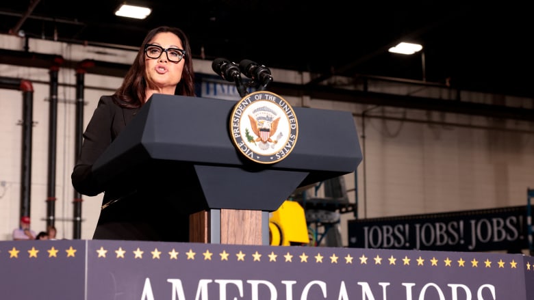 استقالة جديدة في إدارة ترامب.. وزيرة العمل تترك منصبها بعد سلسلة من التحقيقات والاضطرابات