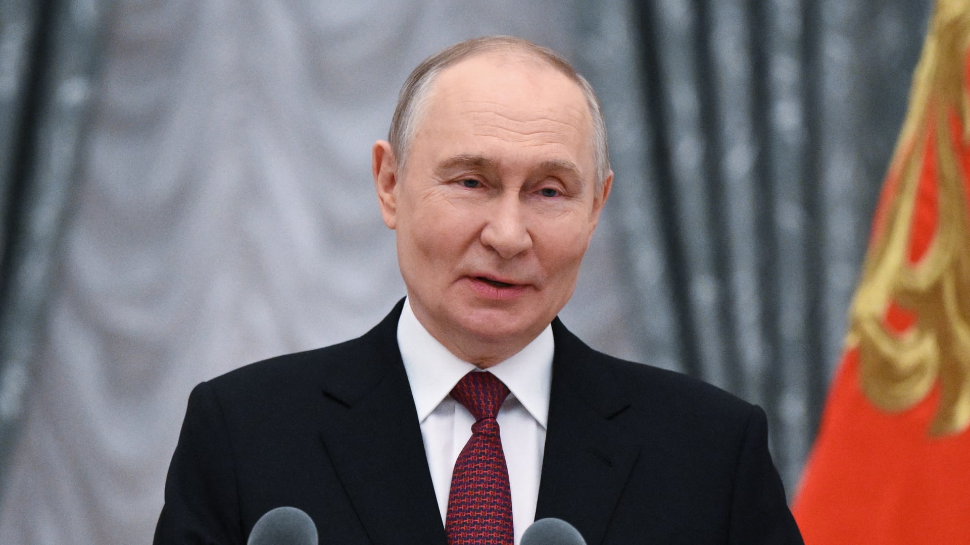 ما علاقة بوتين ومسؤولين روس بجيفري إبستين؟ الوثائق تكشف