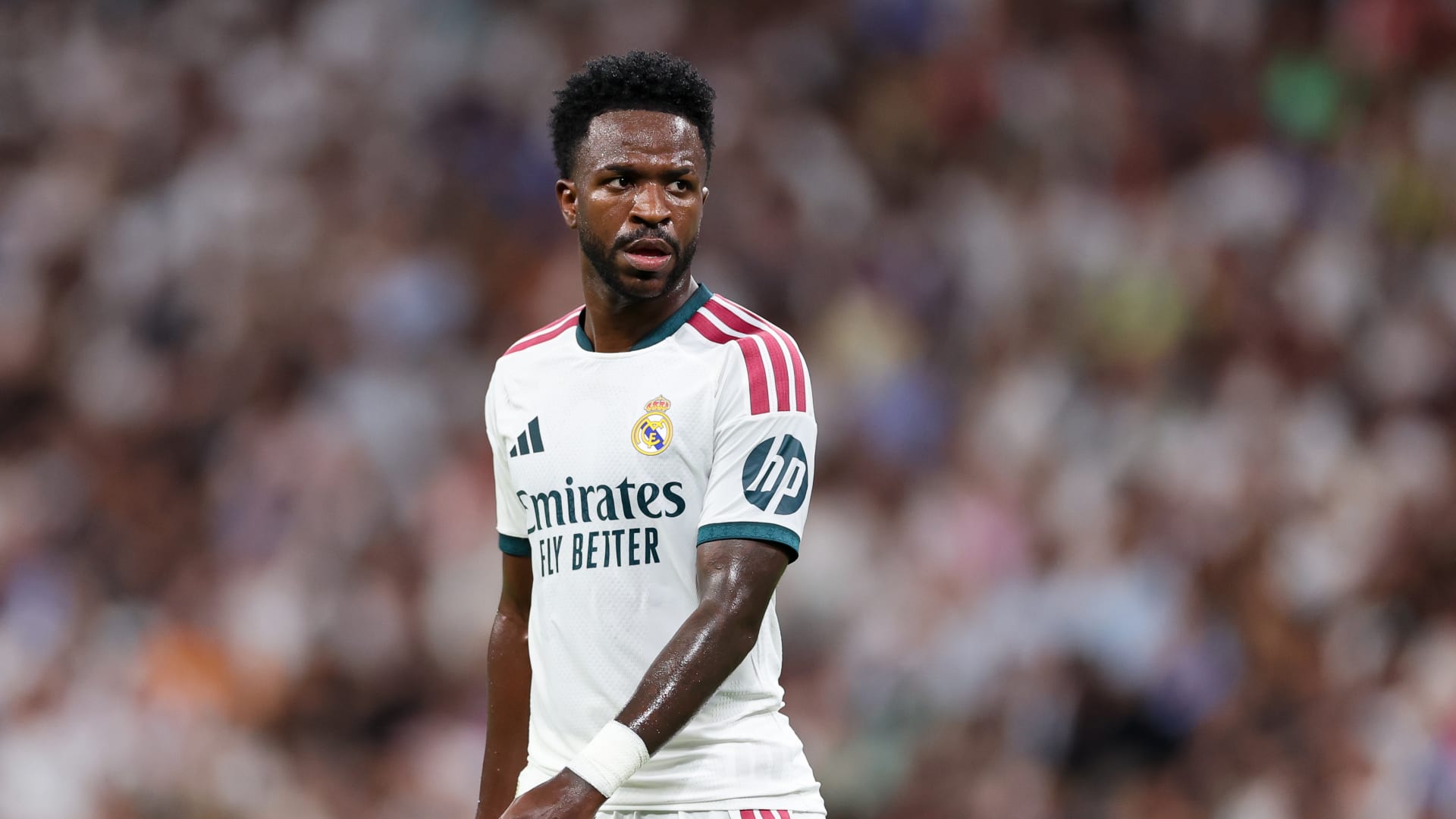 الكلاسيكو.. فينيسيوس جونيور يعلق بسخرية من خسارة برشلونة أمام ريال مدريد