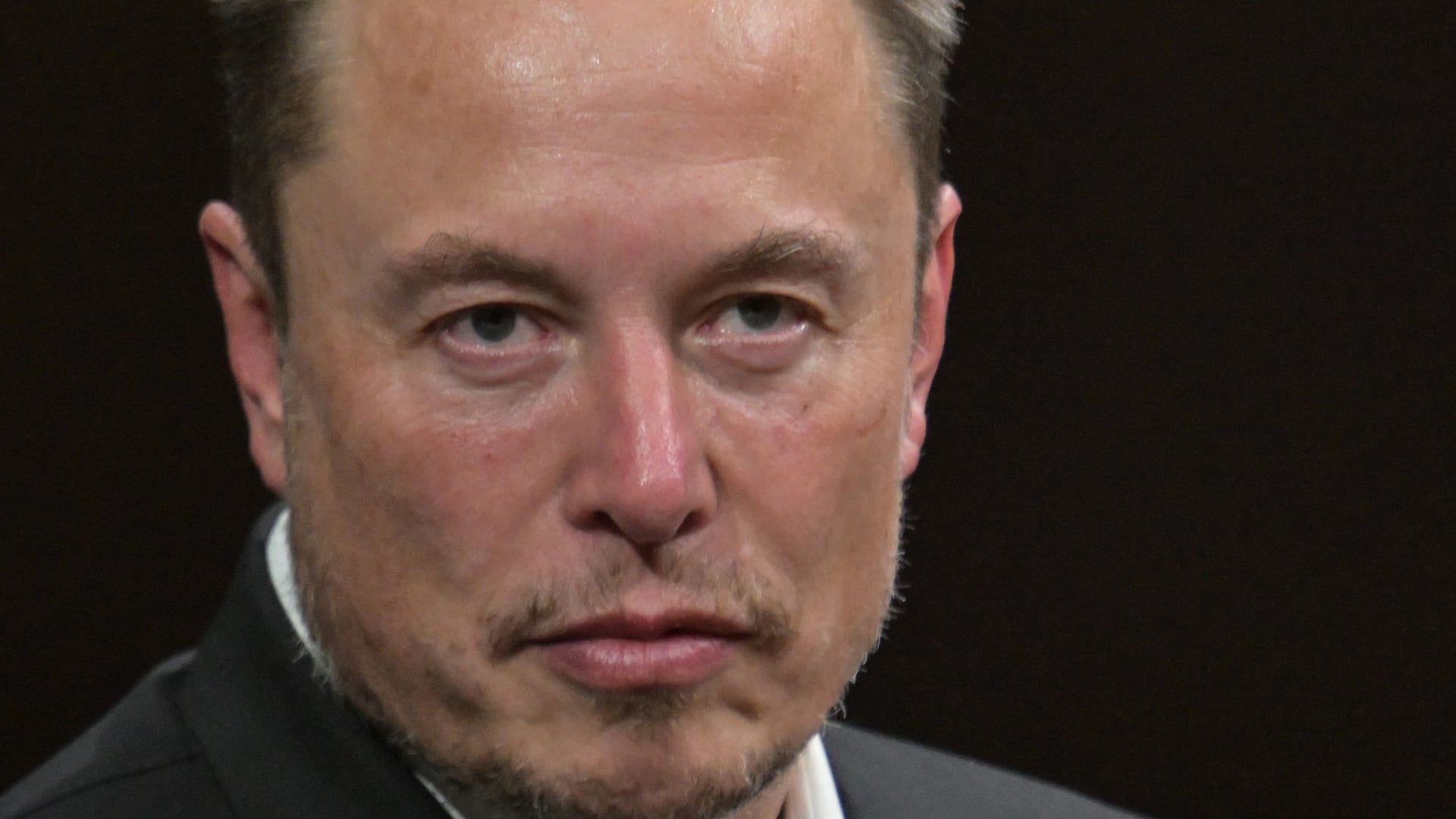 إيلون ماسك أحتاج إلى تريليون دولار لمنع إرهابيي الشركات من السيطرة على تسلا