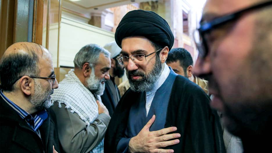مجتبى خامنئي يوجه رسالة جديدة.. لكن دون أي دليل على أنه على قيد الحياة