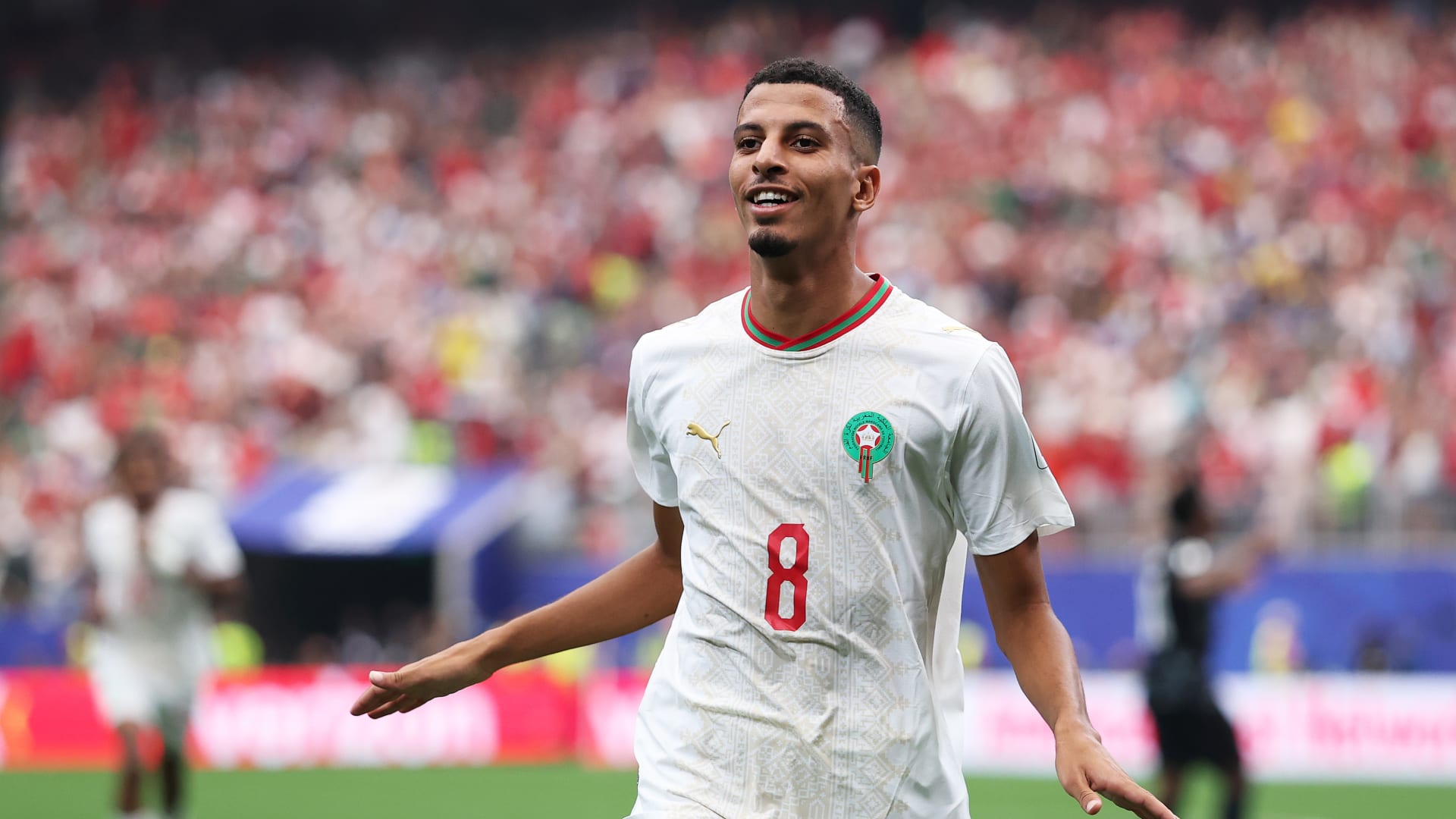 المغربي أوناحي ينضم إلى نادٍ يوناني عريق