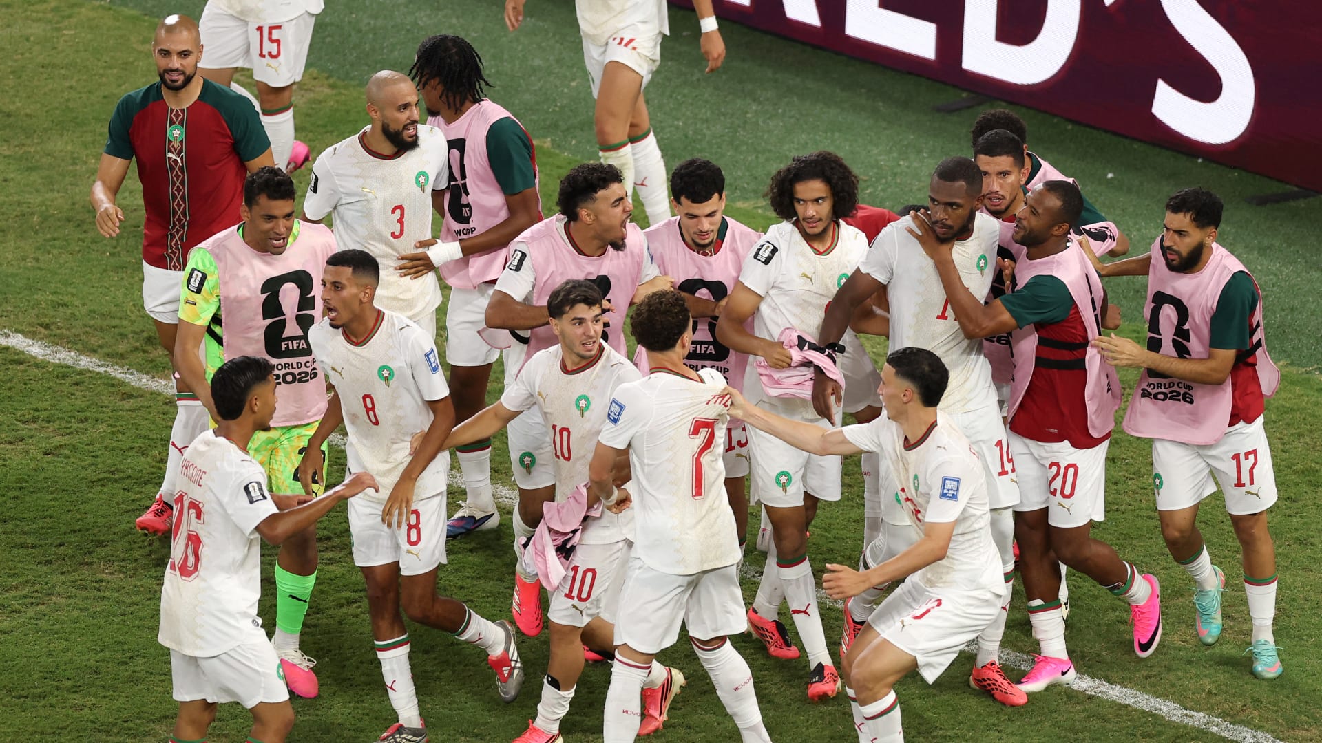 بـ4 كلمات.. أمير سعودي يعلق على تأهل المغرب لدور الـ16 في كأس العالم