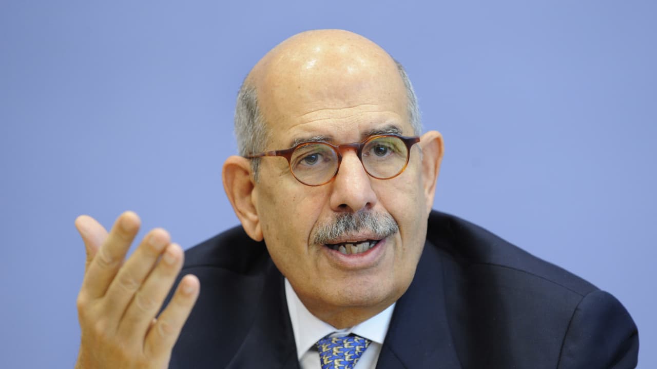 البرادعي يعلق على توثيق المصريين لتوكيلات تأييد مرشحي الرئاسة