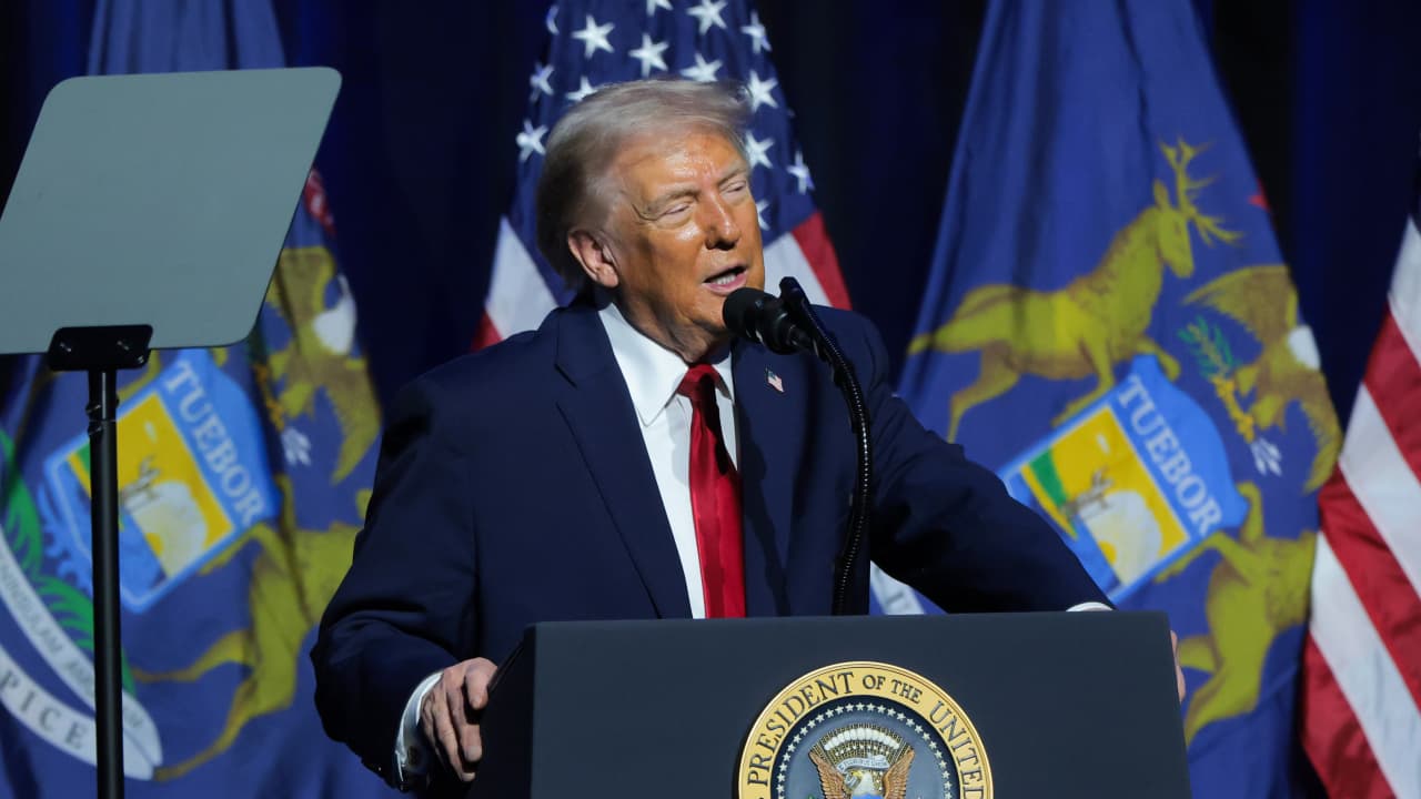 ترامب: سنسحب الجنسية من أي مهاجر "يُدان بالاحتيال على مواطنينا"