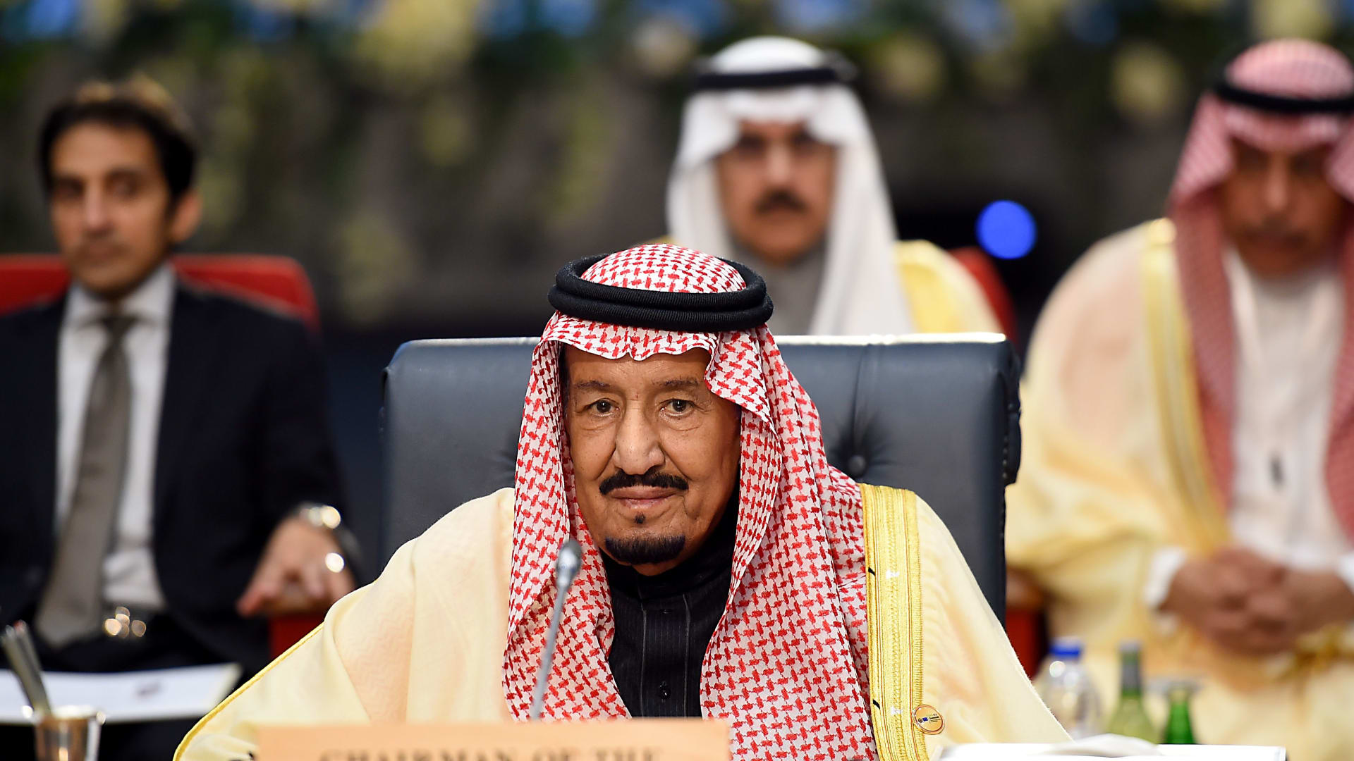   السعودية.. أوامر ملكية بتعيينات تشمل حقيبة وزارية ومناصب بالديوان الملكي والاستخبارات